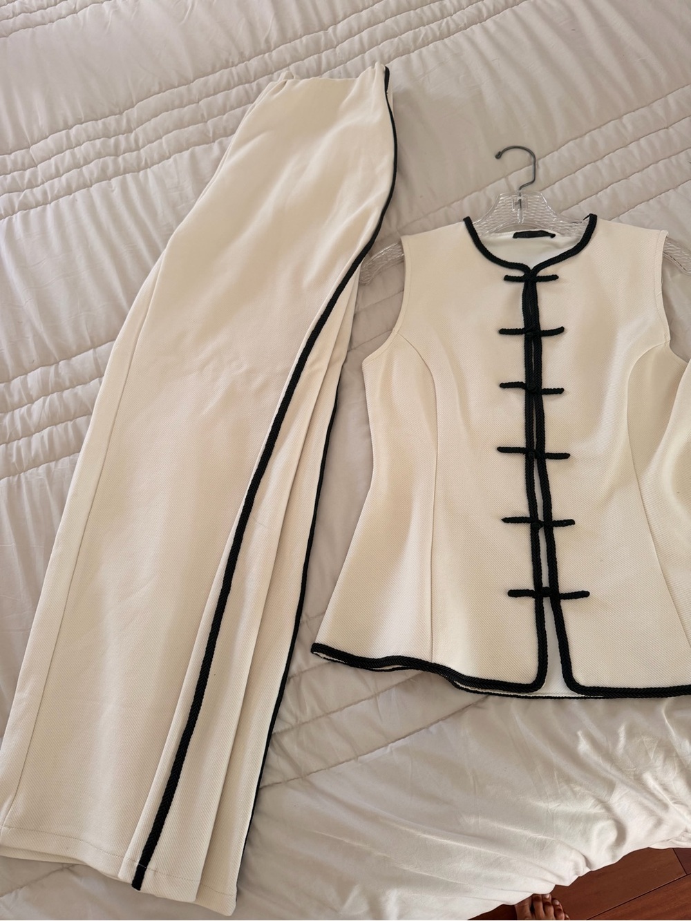 Zara Cream Two-Piece Wide-Leg Set with Black Trim